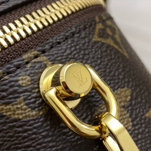 Louis Vuitton LV Monogram Vanity PM bag - Picture 6 of 16